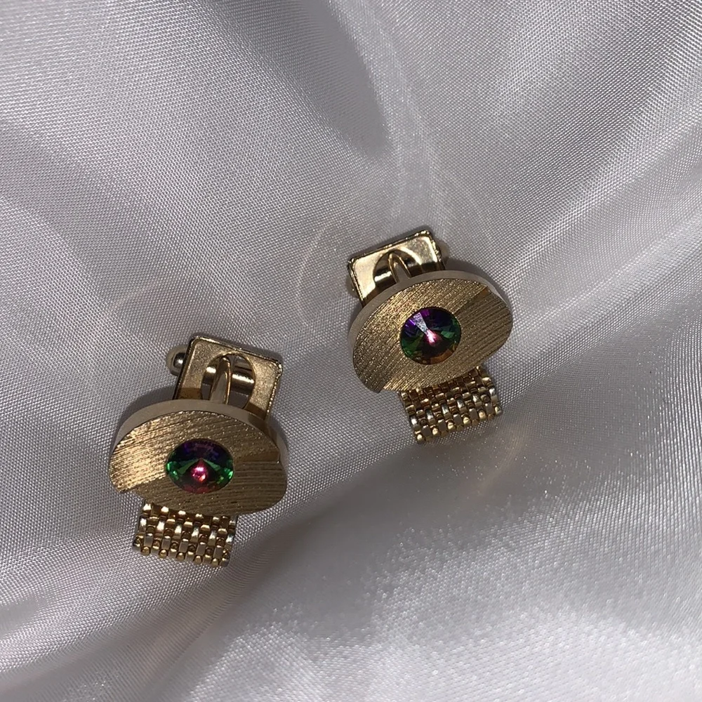 Vintage mesh gold tone with jewl cufflinks
